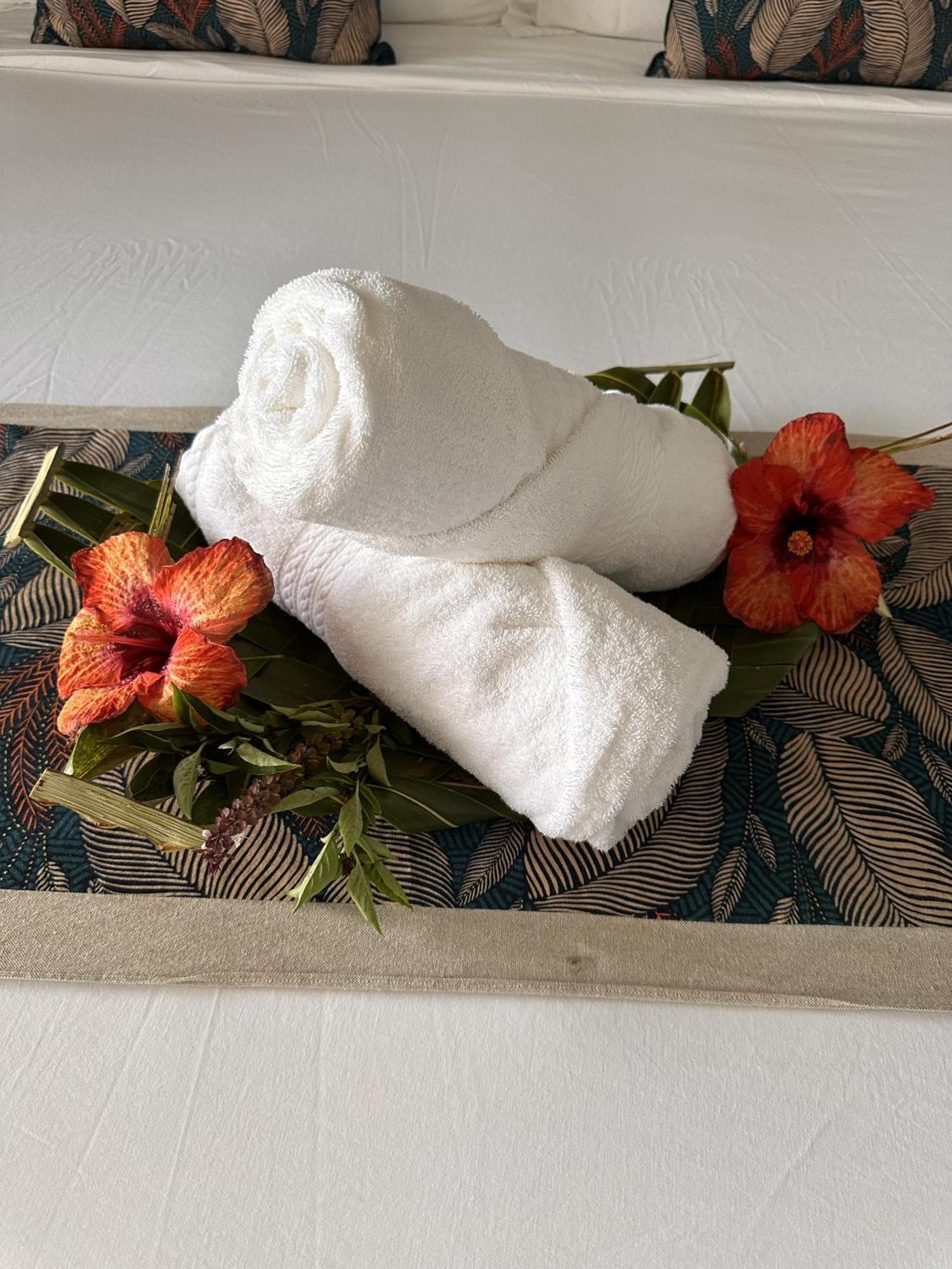 Ononui Lodge Airport, Ocean-View, Private Bathroom And Balcony, Free Wifi And Parking, On-Site Car Rental Faaa Exterior foto