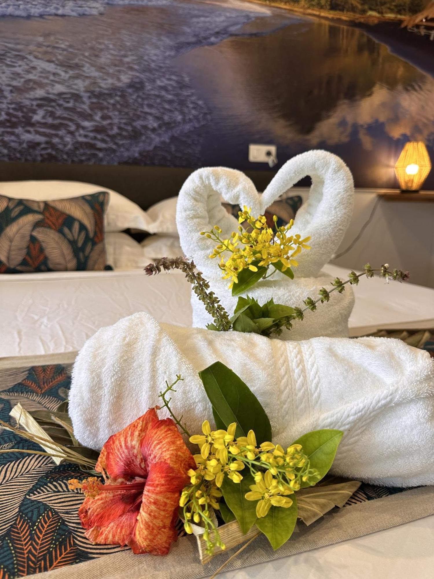 Ononui Lodge Airport, Ocean-View, Private Bathroom And Balcony, Free Wifi And Parking, On-Site Car Rental Faaa Exterior foto